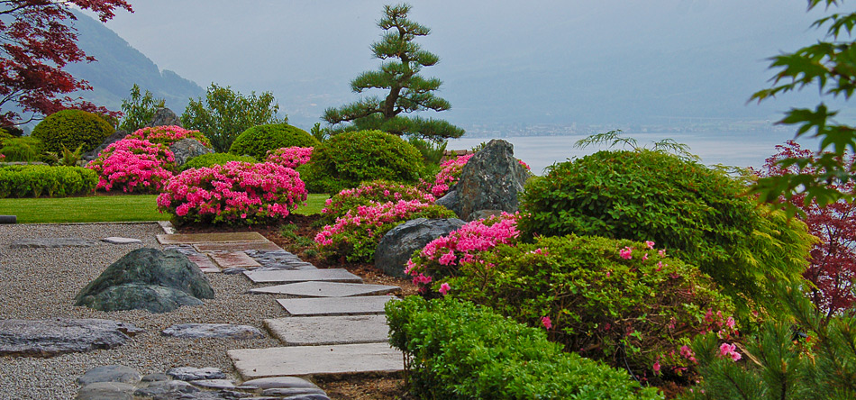 Japangarten mit Tobi-Ishi und Nobedan (Wegbelag)